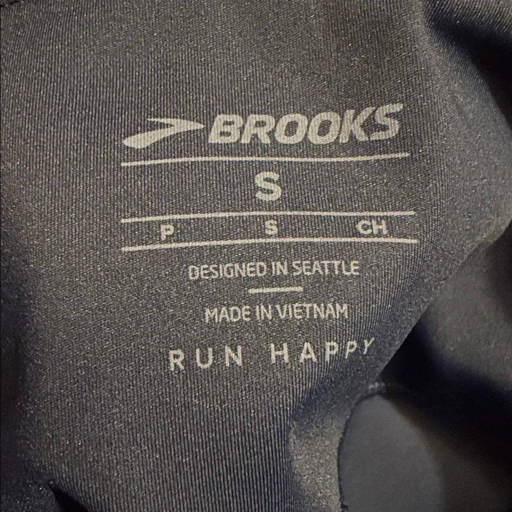 Brooks Navy Capris